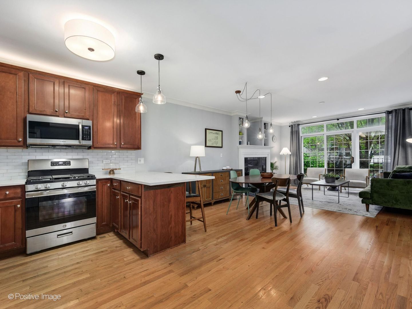 1945 W Erie Street 1W