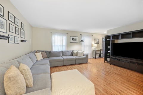 Tiny photo for 21 N Walnut Court, Streamwood, IL 60107 (MLS # 12770263)