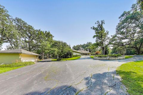 Tiny photo for 6500 Shady Lane, Burr Ridge, IL 60527 (MLS # 12467692)