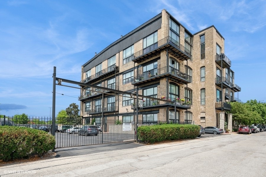 2614 N CLYBOURN Avenue 311