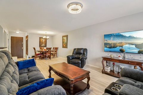 Tiny photo for 3300 N Carriageway Drive #309, Arlington Heights, IL 60004 (MLS # 12576909)