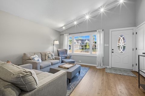 Tiny photo for 1721 Elm Avenue, Northbrook, IL 60062 (MLS # 12471807)