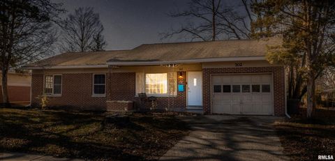 Tiny photo for 702 S DIXON Avenue, Carbondale, IL 62901 (MLS # EB459986)
