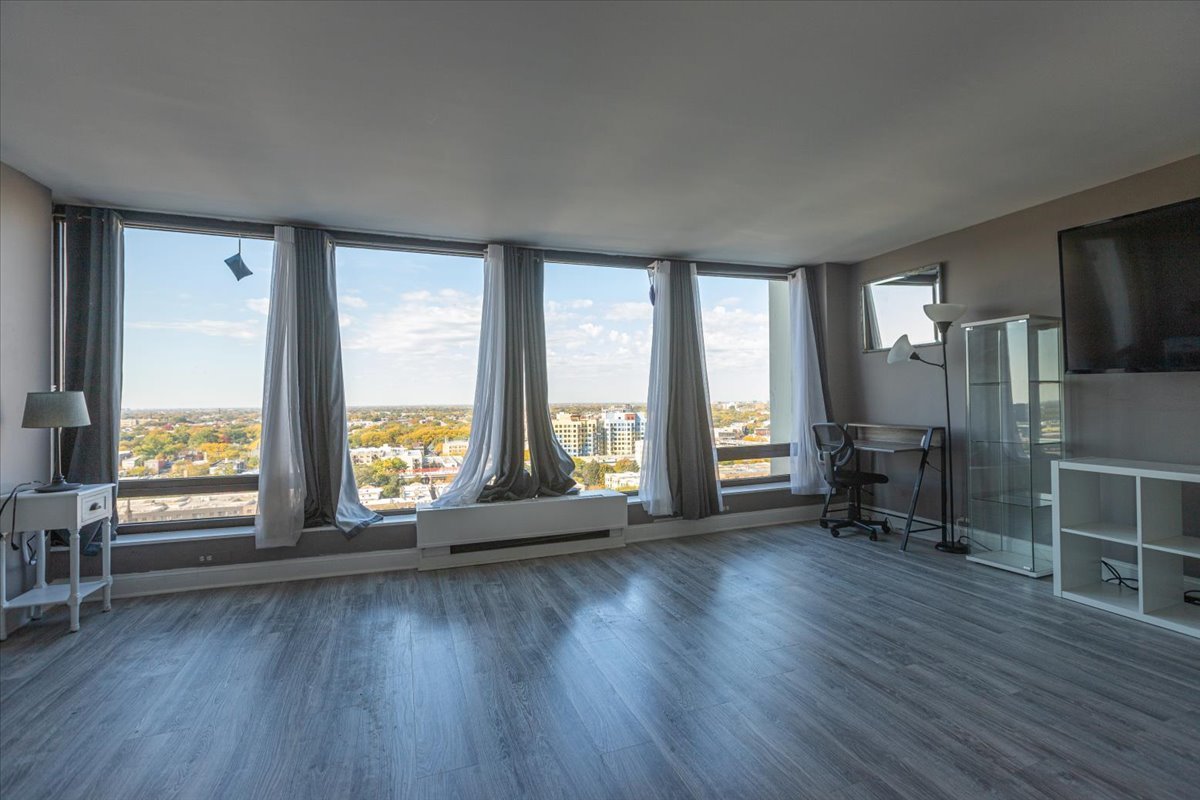 5445 N Sheridan Road 1905