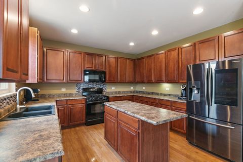 Tiny photo for 335 Buffalo Drive, Elgin, IL 60124 (MLS # 12502419)