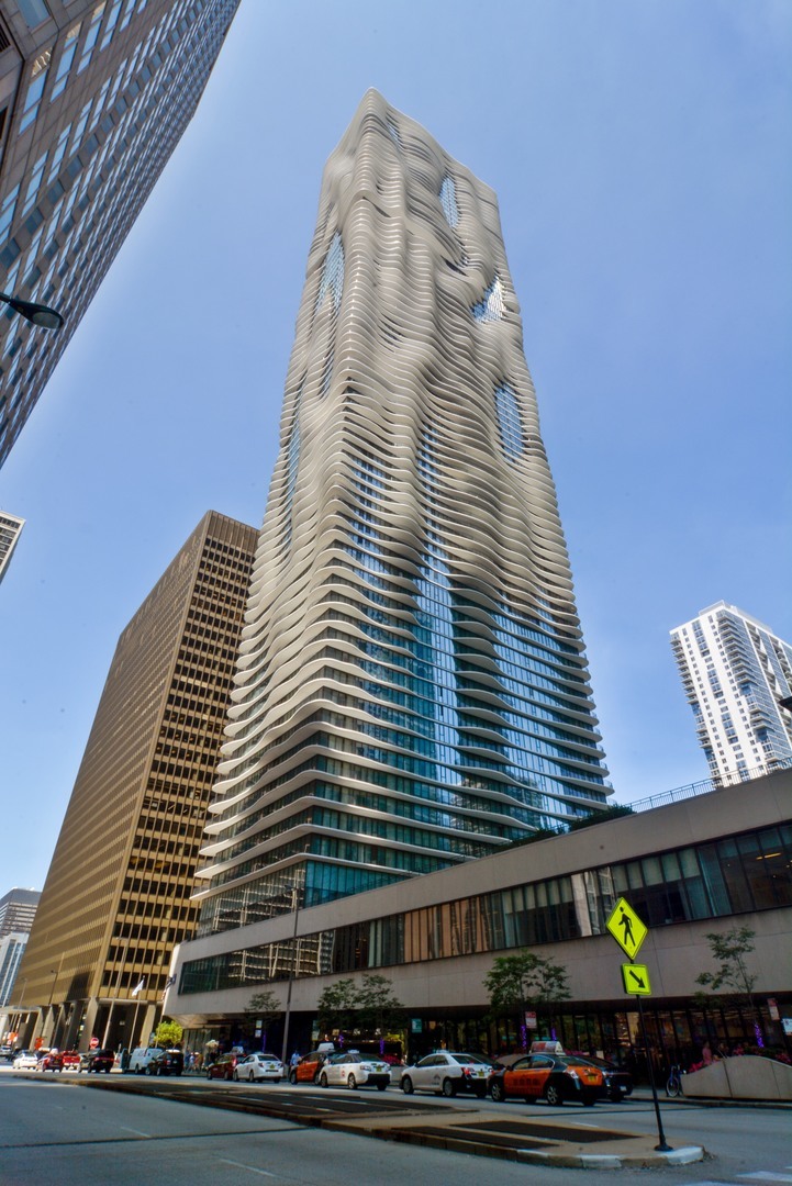 225 N Columbus Drive 5701