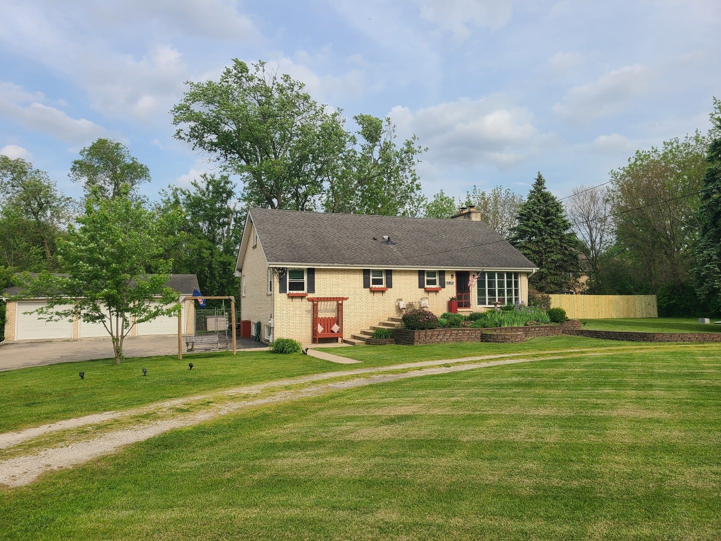 1N255 Prairie Avenue