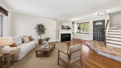Tiny photo for 116 Cascade Drive, Indian Head Park, IL 60525 (MLS # 12623214)
