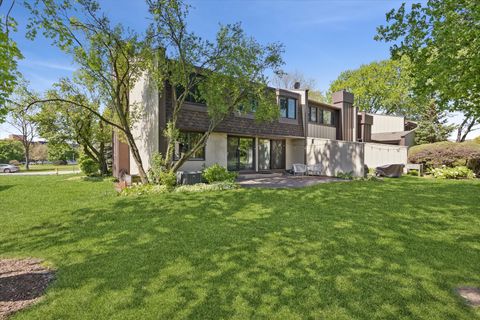 Tiny photo for 116 Cascade Drive, Indian Head Park, IL 60525 (MLS # 12623214)
