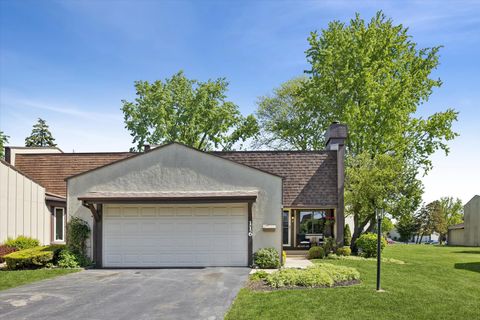 Photo of 116 Cascade Drive, Indian Head Park, IL 60525 (MLS # 12623214)
