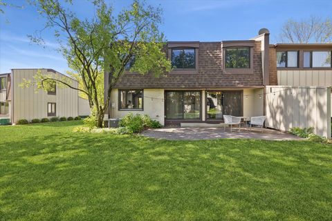 Tiny photo for 116 Cascade Drive, Indian Head Park, IL 60525 (MLS # 12623214)