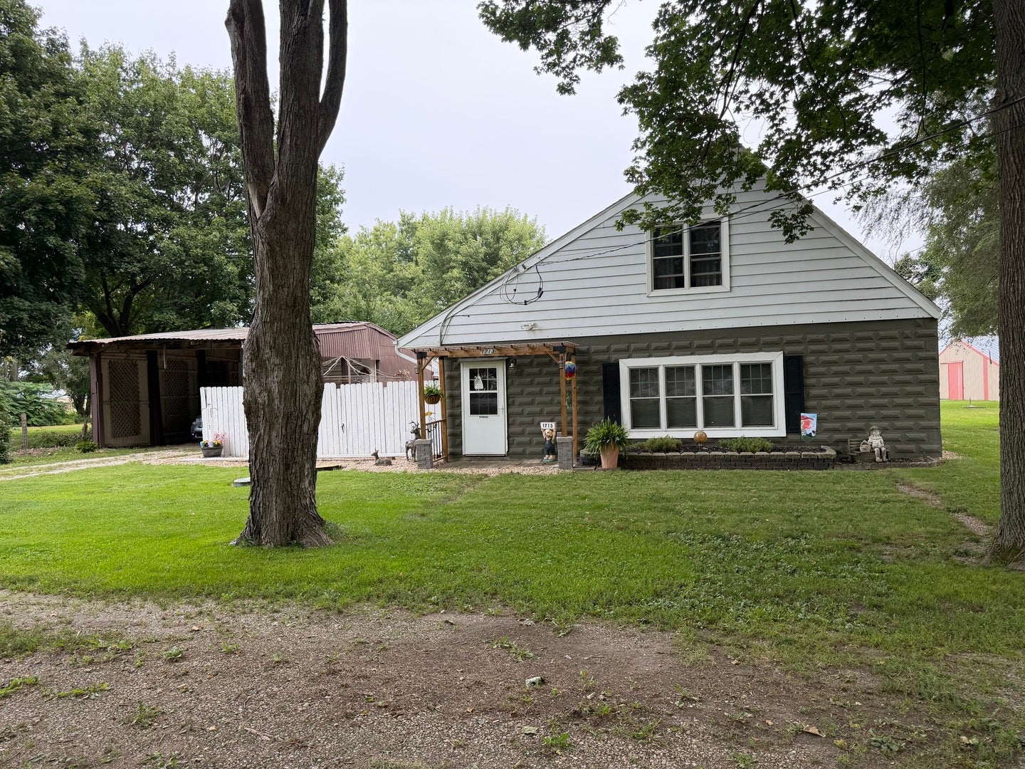 1713 E Rock Falls Road