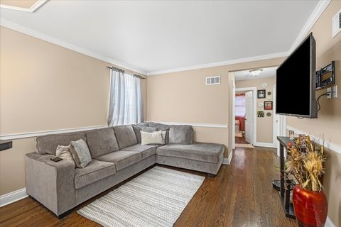 Tiny photo for 123 Bohland Avenue, Bellwood, IL 60104 (MLS # 12457653)