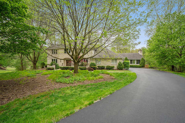 Photo 1 of 32 — 13527 Oak Court, Lemont, IL 60439