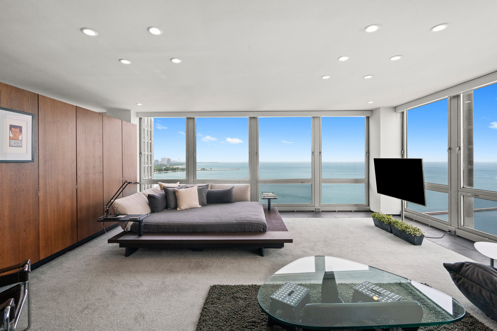 880 N Lake Shore Drive 19A