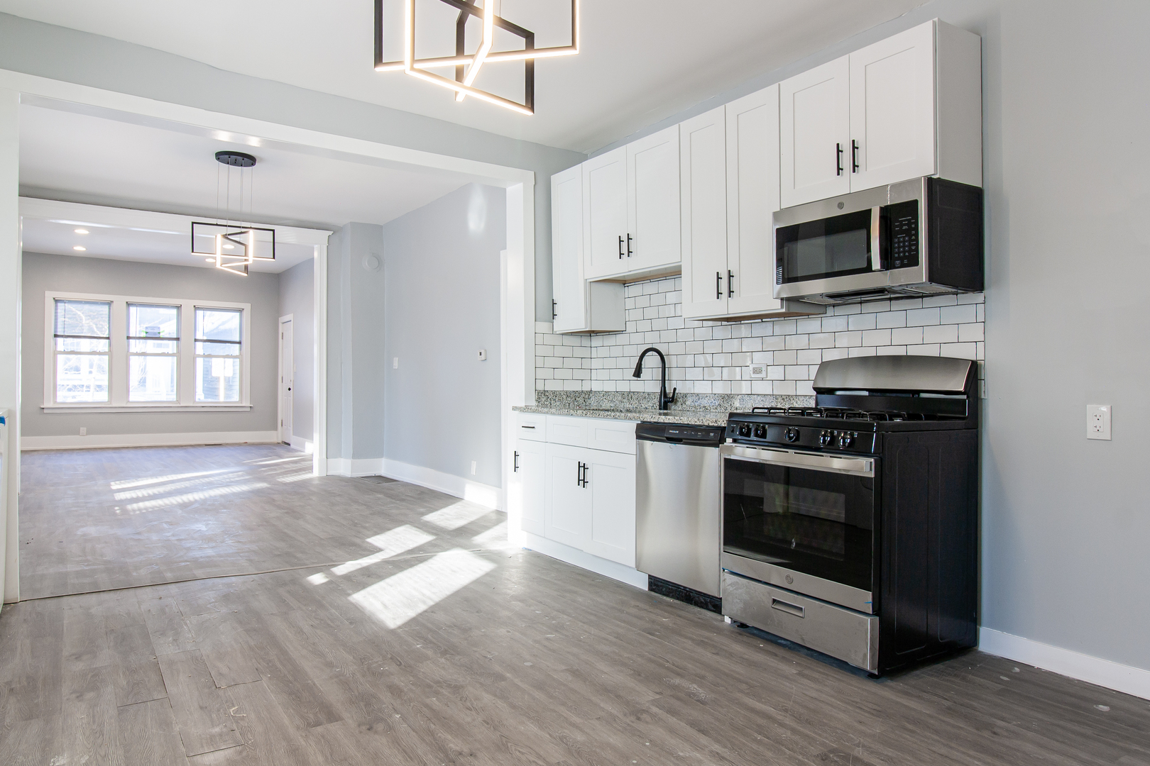 2659 W Homer Street 1F