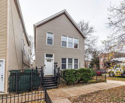 2659 W Homer Street 1F Chicago IL 60647