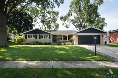 Photo of 8545 Walnut Avenue, Orland Park, IL 60462 (MLS # 12750142)
