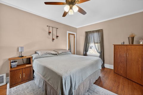 Tiny photo for 323 Hawthorne Boulevard, Glen Ellyn, IL 60137 (MLS # 12589854)