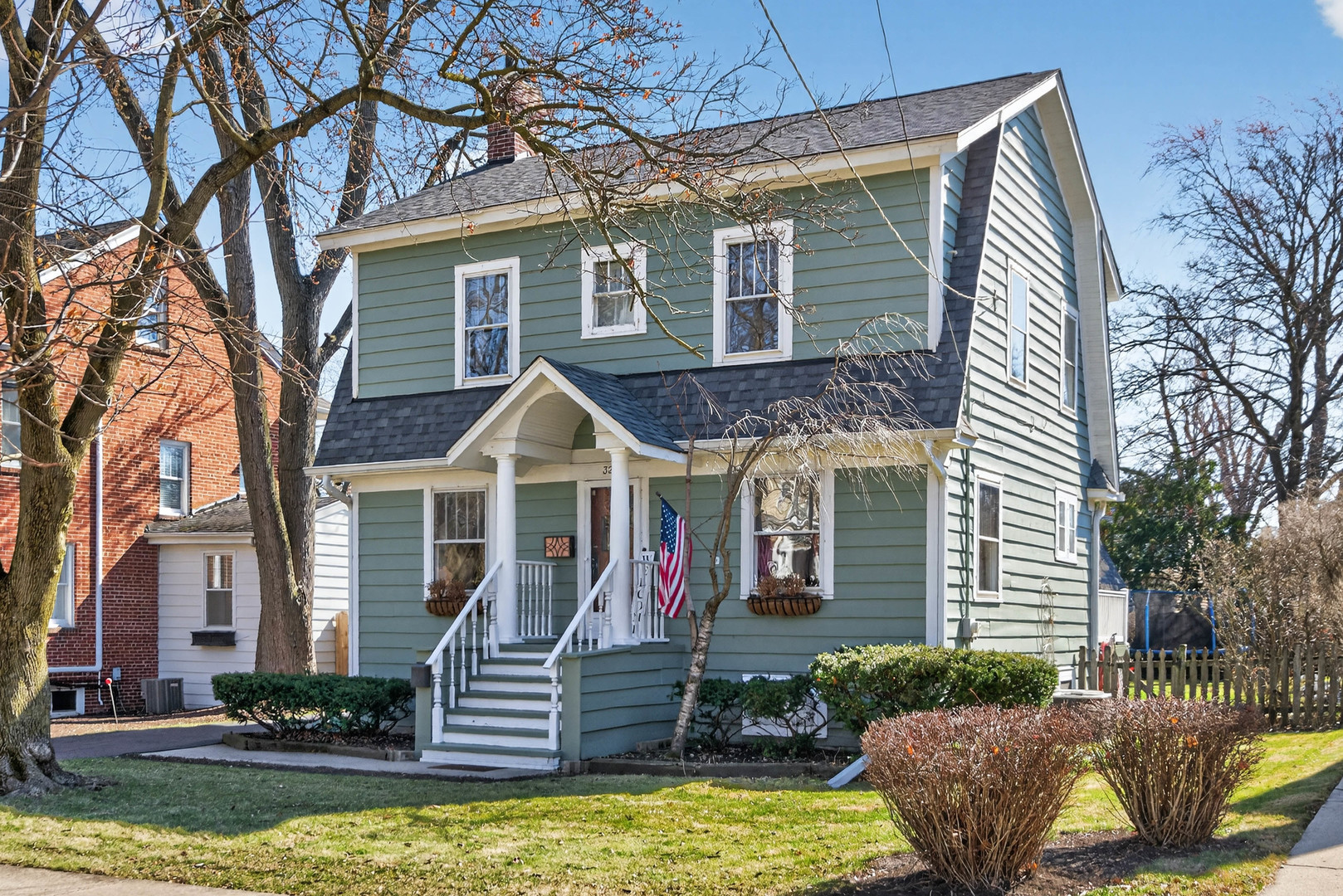 323 Hawthorne Boulevard