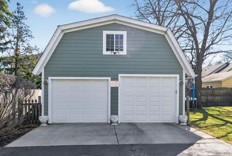 Tiny photo for 323 Hawthorne Boulevard, Glen Ellyn, IL 60137 (MLS # 12589854)