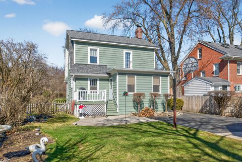 Tiny photo for 323 Hawthorne Boulevard, Glen Ellyn, IL 60137 (MLS # 12589854)