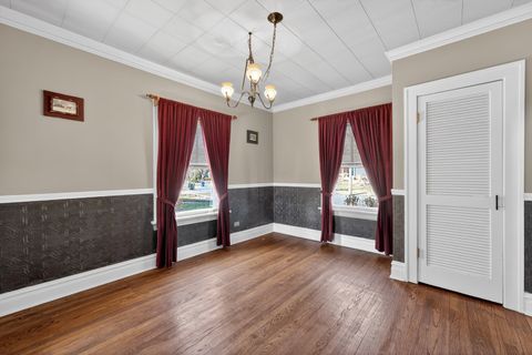 Tiny photo for 323 Hawthorne Boulevard, Glen Ellyn, IL 60137 (MLS # 12589854)