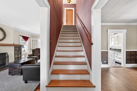 Tiny photo for 323 Hawthorne Boulevard, Glen Ellyn, IL 60137 (MLS # 12589854)