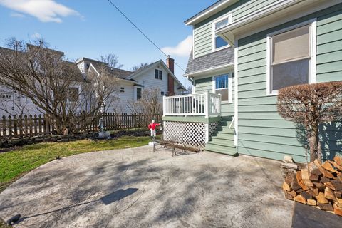 Tiny photo for 323 Hawthorne Boulevard, Glen Ellyn, IL 60137 (MLS # 12589854)