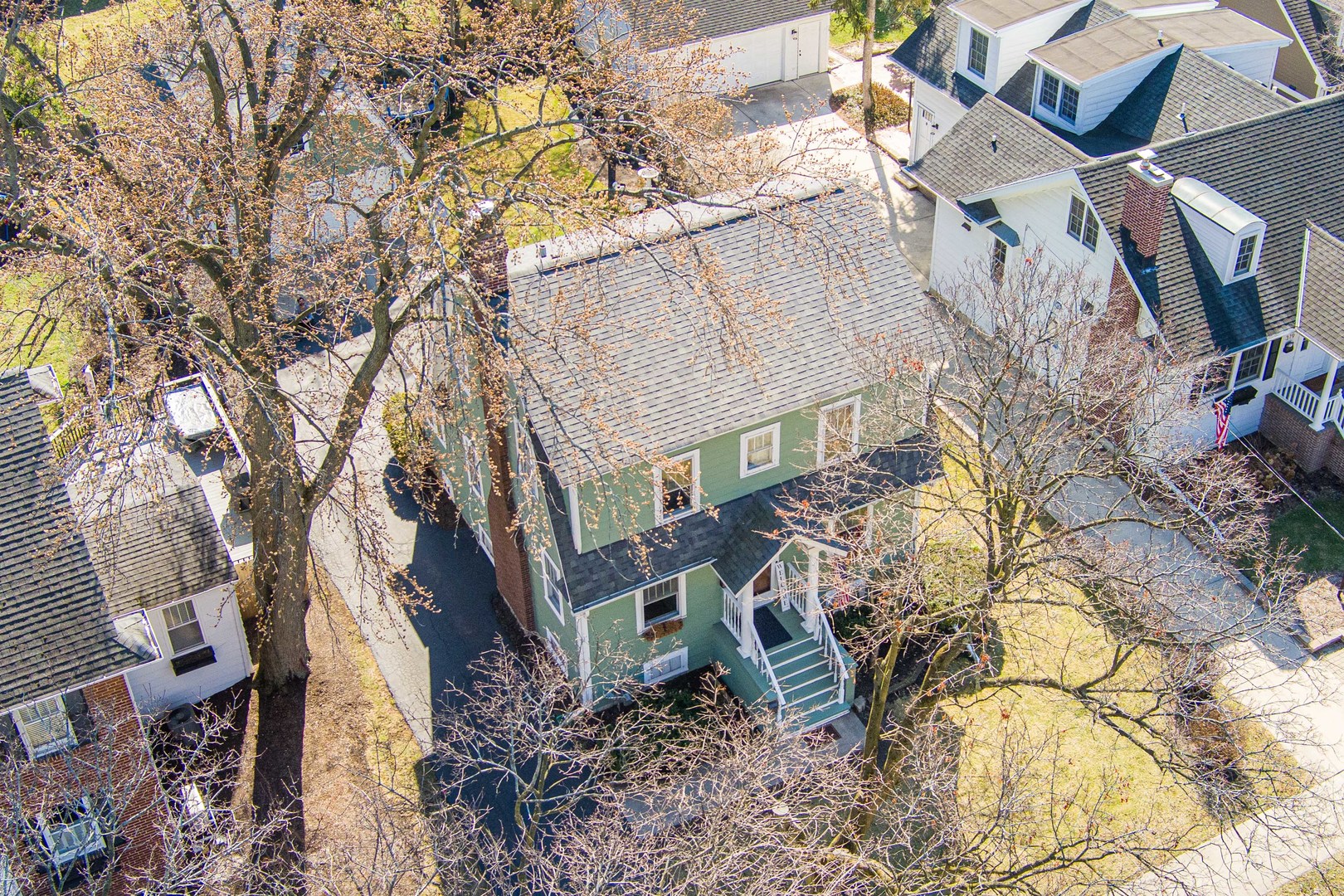 323 Hawthorne Boulevard