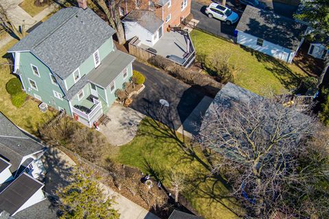 Tiny photo for 323 Hawthorne Boulevard, Glen Ellyn, IL 60137 (MLS # 12589854)