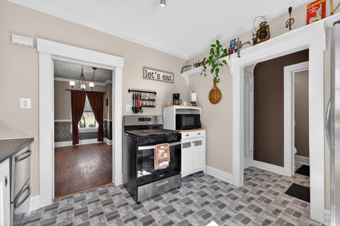 Tiny photo for 323 Hawthorne Boulevard, Glen Ellyn, IL 60137 (MLS # 12589854)