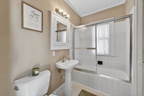 Tiny photo for 323 Hawthorne Boulevard, Glen Ellyn, IL 60137 (MLS # 12589854)