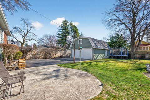 Tiny photo for 323 Hawthorne Boulevard, Glen Ellyn, IL 60137 (MLS # 12589854)