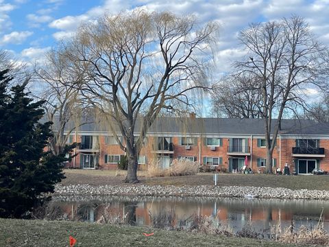 Tiny photo for 706 E Algonquin Road #204, Arlington Heights, IL 60005 (MLS # 12586030)