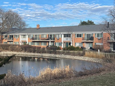 Tiny photo for 706 E Algonquin Road #204, Arlington Heights, IL 60005 (MLS # 12586030)