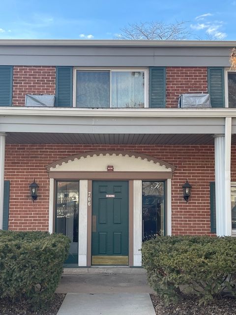Photo of 706 E Algonquin Road #204, Arlington Heights, IL 60005 (MLS # 12586030)