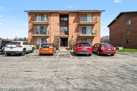 Tiny photo for 9826 Treetop Drive #2W, Orland Park, IL 60462 (MLS # 12605591)