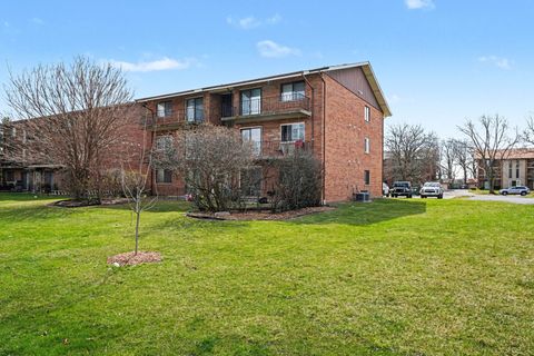 Photo of 9826 Treetop Drive #2W, Orland Park, IL 60462 (MLS # 12605591)