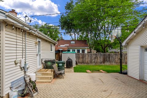 Tiny photo for 261 N Shaddle Avenue, Mundelein, IL 60060 (MLS # 12443010)