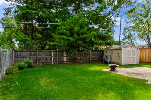 Tiny photo for 261 N Shaddle Avenue, Mundelein, IL 60060 (MLS # 12443010)