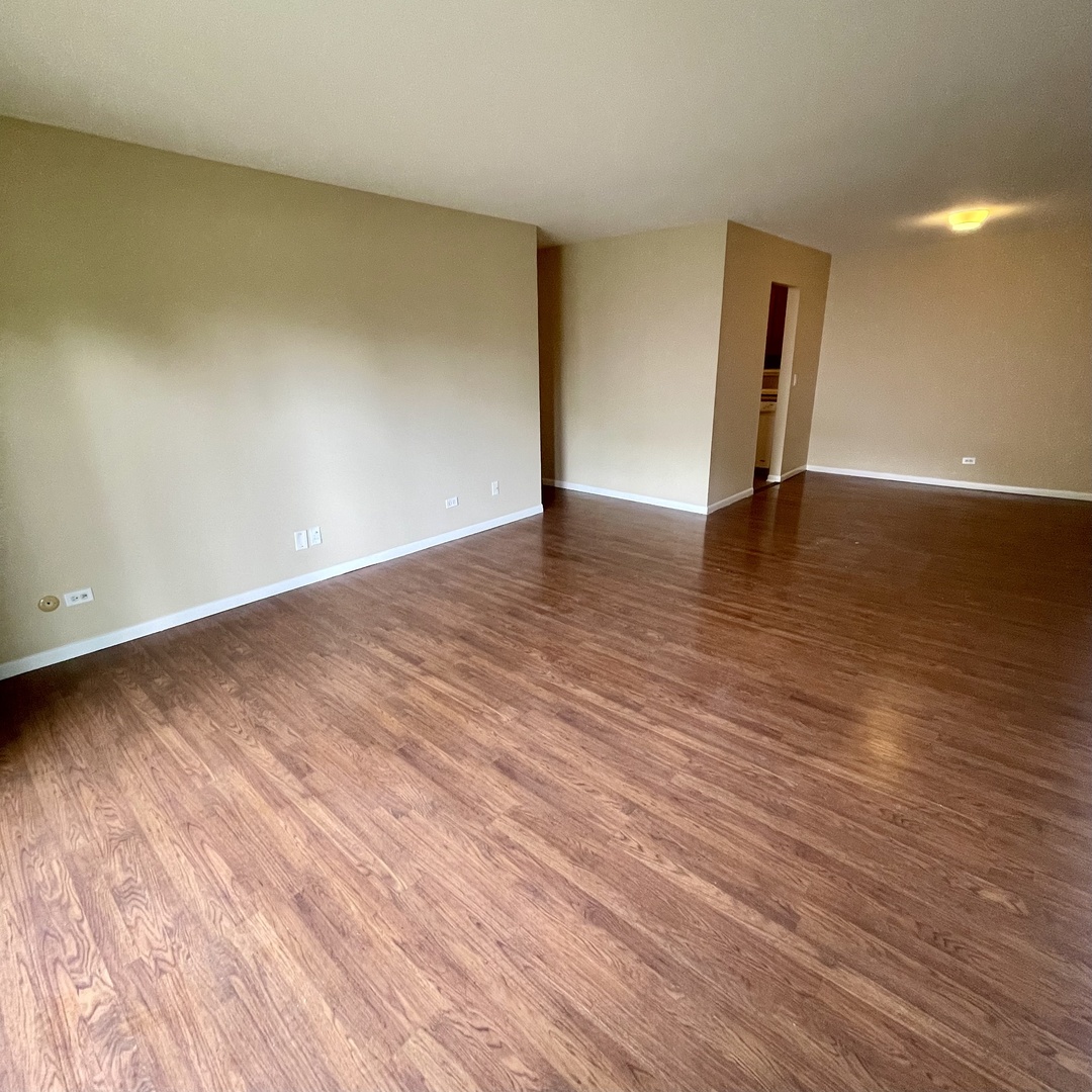 1615 N Milwaukee Avenue 6A
