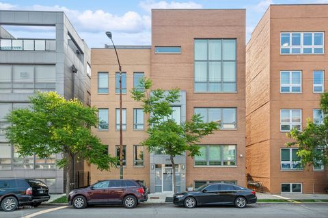 2743 N Ashland Avenue 2S Chicago IL 60614
