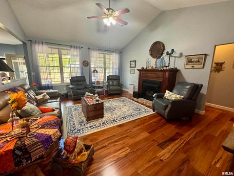 Tiny photo for 17794 E FAIRFIELD Road, Mt Vernon, IL 62864 (MLS # QC4268366)