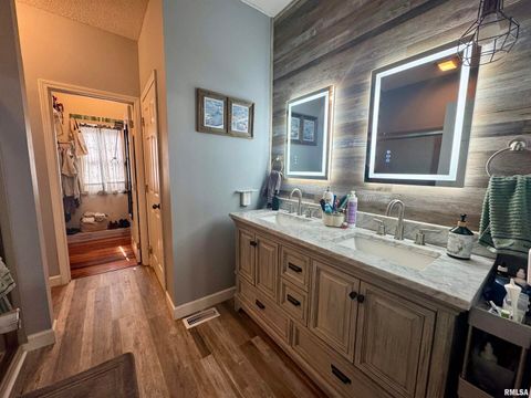 Tiny photo for 17794 E FAIRFIELD Road, Mt Vernon, IL 62864 (MLS # QC4268366)