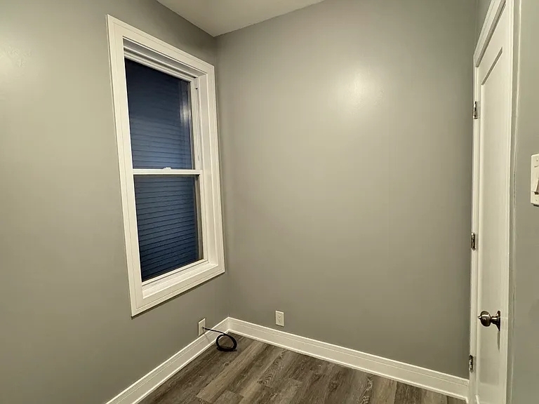 2233 N Southport Avenue 2R