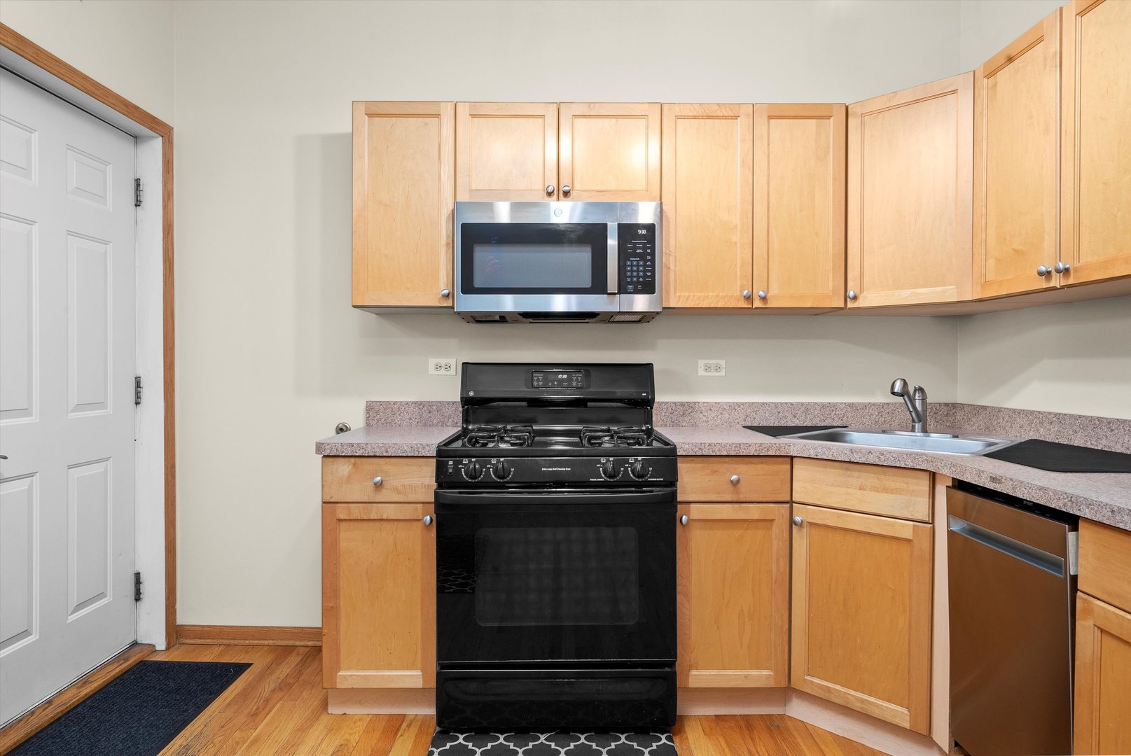 41 N Paulina Street 2