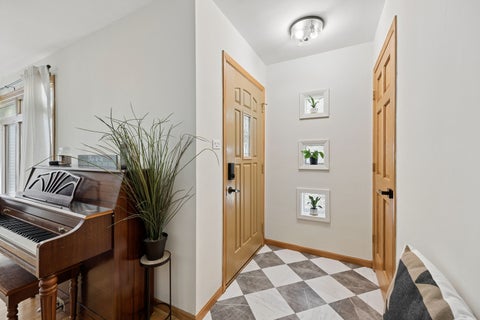 Tiny photo for 9431 Congress Park Avenue, Brookfield, IL 60513 (MLS # 12789671)
