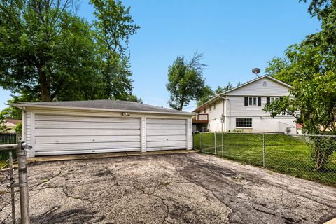 Tiny photo for Streamwood, IL 60107 (MLS # 12686591)