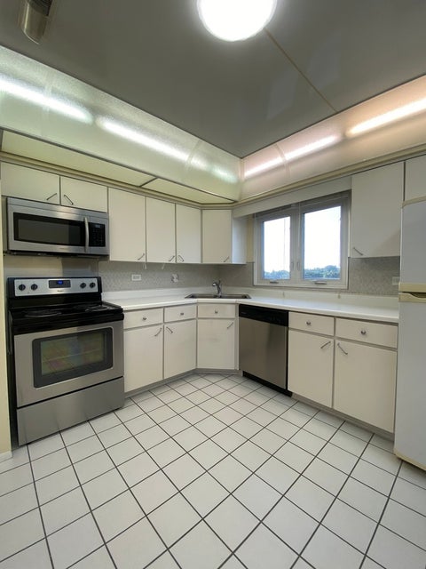 Tiny photo for 9375 LANDINGS Lane #504, Des Plaines, IL 60016 (MLS # 12707365)